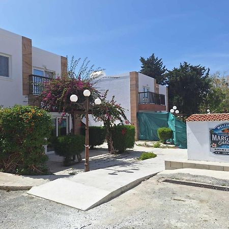 Stylish Apt Kato Paphos Close To Beach & Vibrant Harbor Life Ngoại thất bức ảnh