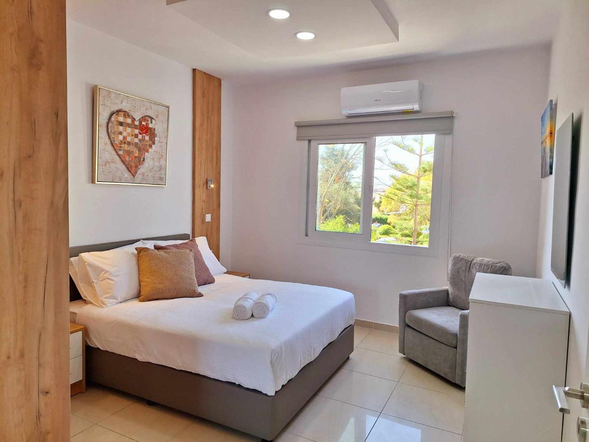 Stylish Apt Kato Paphos Close To Beach & Vibrant Harbor Life Ngoại thất bức ảnh