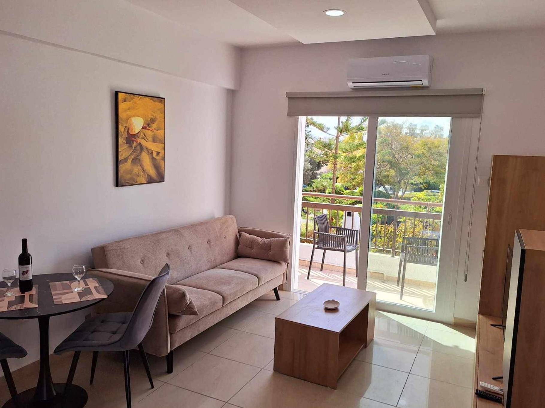 Stylish Apt Kato Paphos Close To Beach & Vibrant Harbor Life Ngoại thất bức ảnh